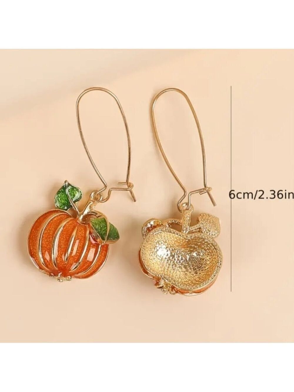 🎃🖤 Vintage look Gold and Green Pumpkin Earrings - Picture 3 of 5